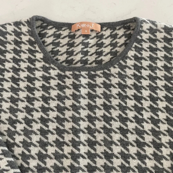 Kier+J Lg Slv Houndstooth Crew Nk Cashmere Knit Sweater Grey + White Sz S NWOT - Picture 3 of 9